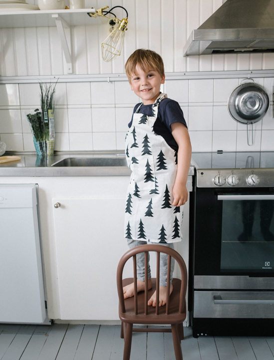 Gran wax apron child, black