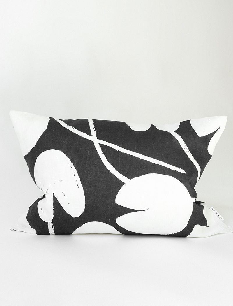 WATER LILIES CUSHION COVER, NIGHT BLUE 68×48 cm