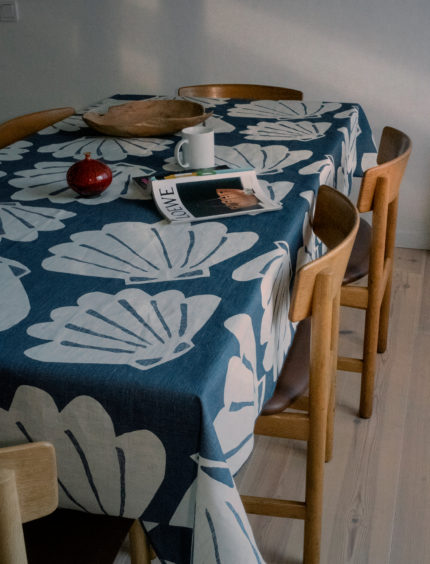 SNÄCKA LINEN TABLECLOTH