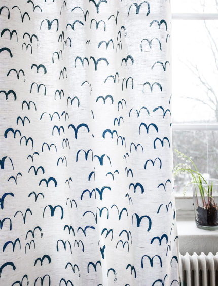 BIRD CURTAIN