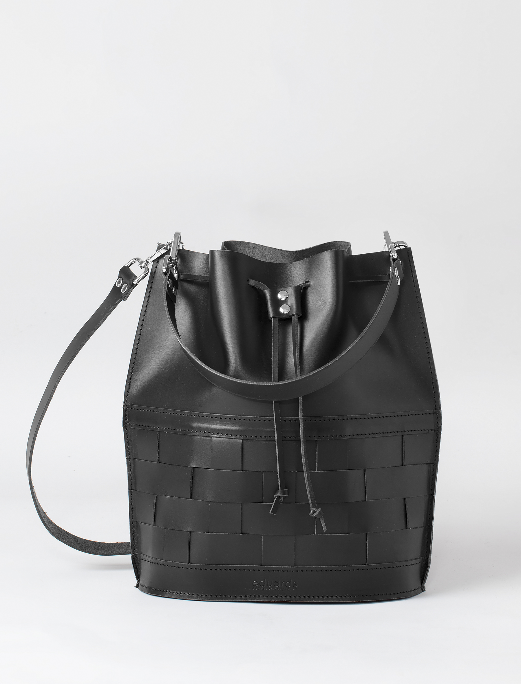 NÄVER BUCKET BAG Black