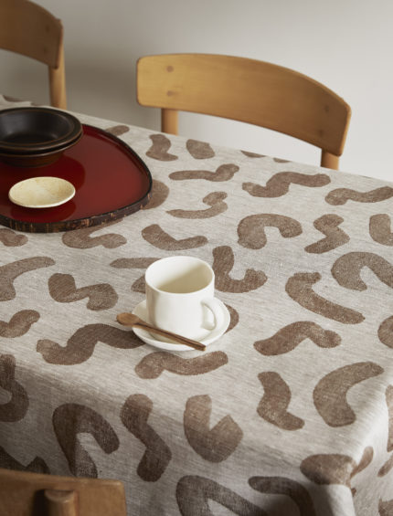 UDON LINEN TABLECLOTH, BROWN