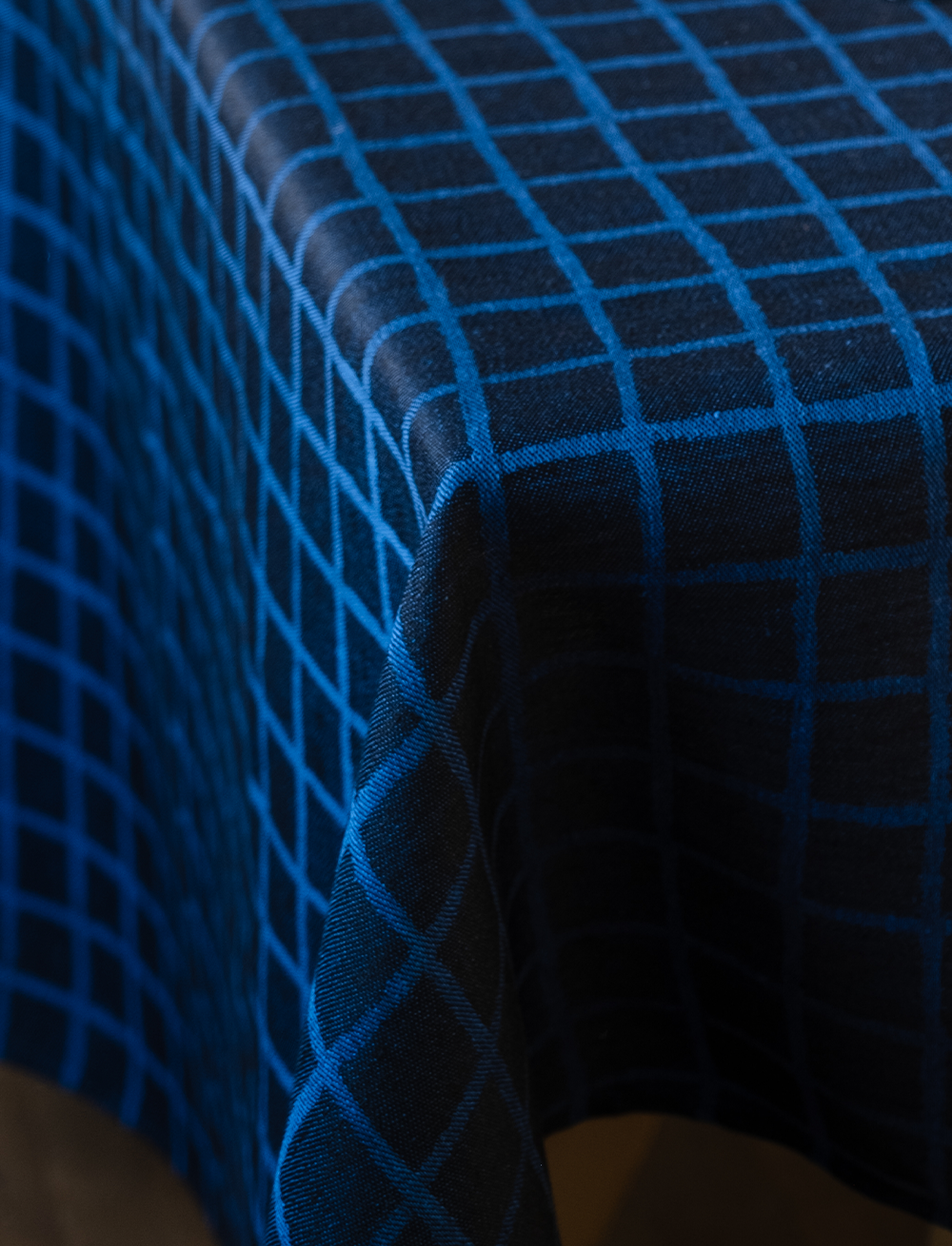 RUTIG JACQUARD WOVEN TABLECLOTH, BLUE/BLACK 147x250 cm