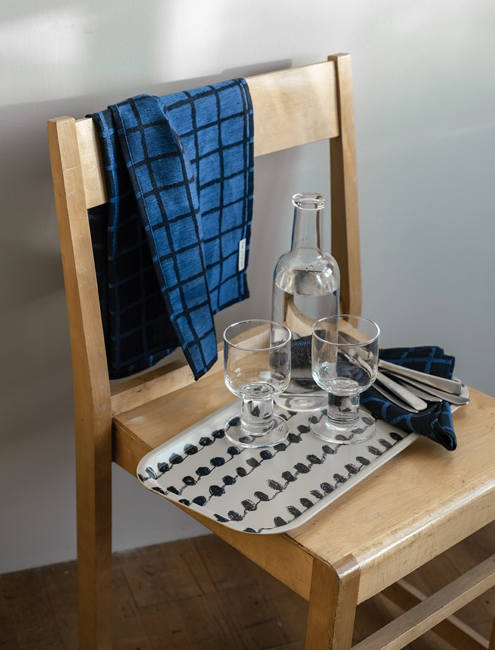 DOT TRAY