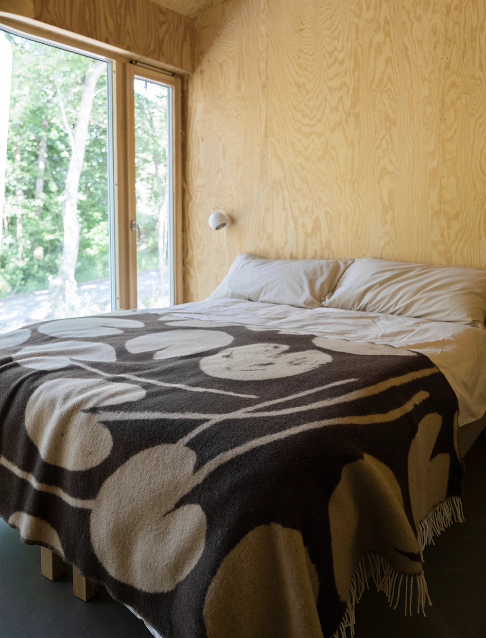 WATER LILIES LARGE WOOL BLANKET, BROWN